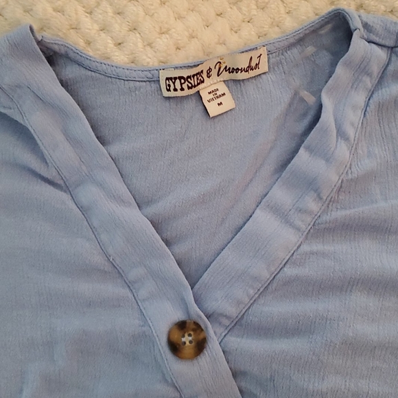 Button Crop Top - Picture 3 of 4